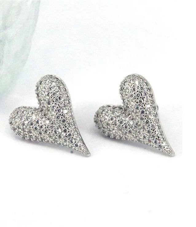 Diamond heart earing